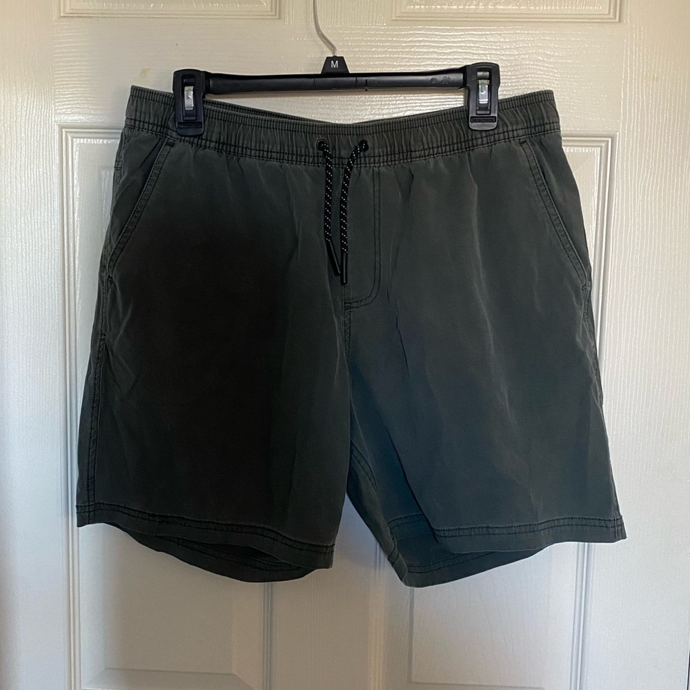 Breabottom green shorts